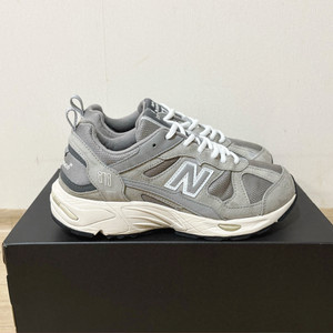 [240] 뉴발란스 878 그레이 운동화 이미지
