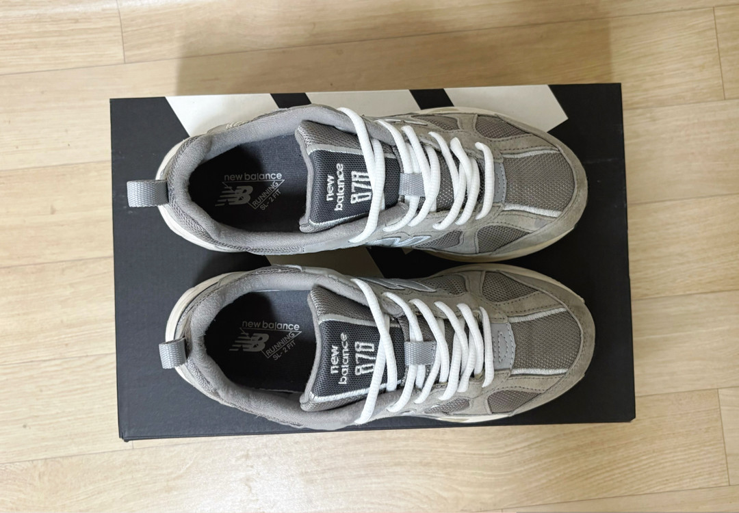 [240] 뉴발란스 878 그레이 운동화 이미지