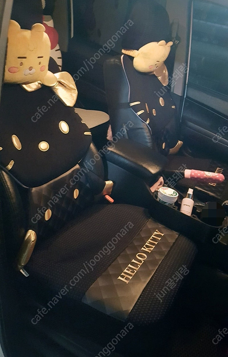 헬로키티 자동차 시트커버 차량용품 신제품 블랙 골드 매쉬 통기성 사계절용 커버 대형 룸미러세트 #상태 깨끗함# 이미지