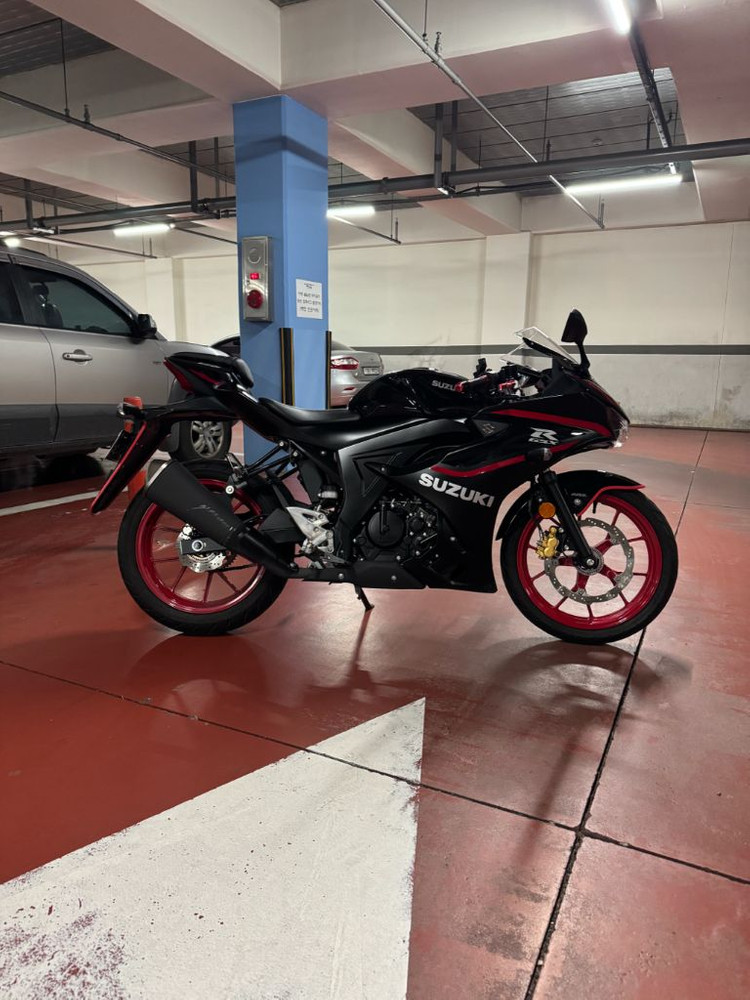 스즈키 gsx r125 2025년식 팝니다. 이미지