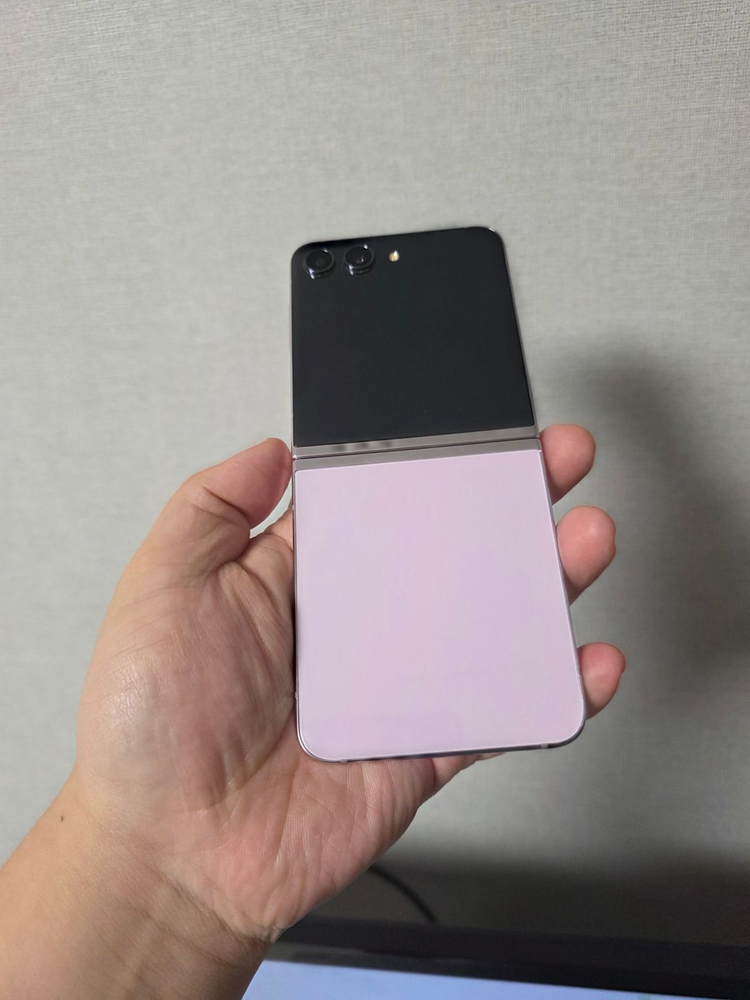갤럭시 Z플립5 라벤더 256기가 팝니다 이미지