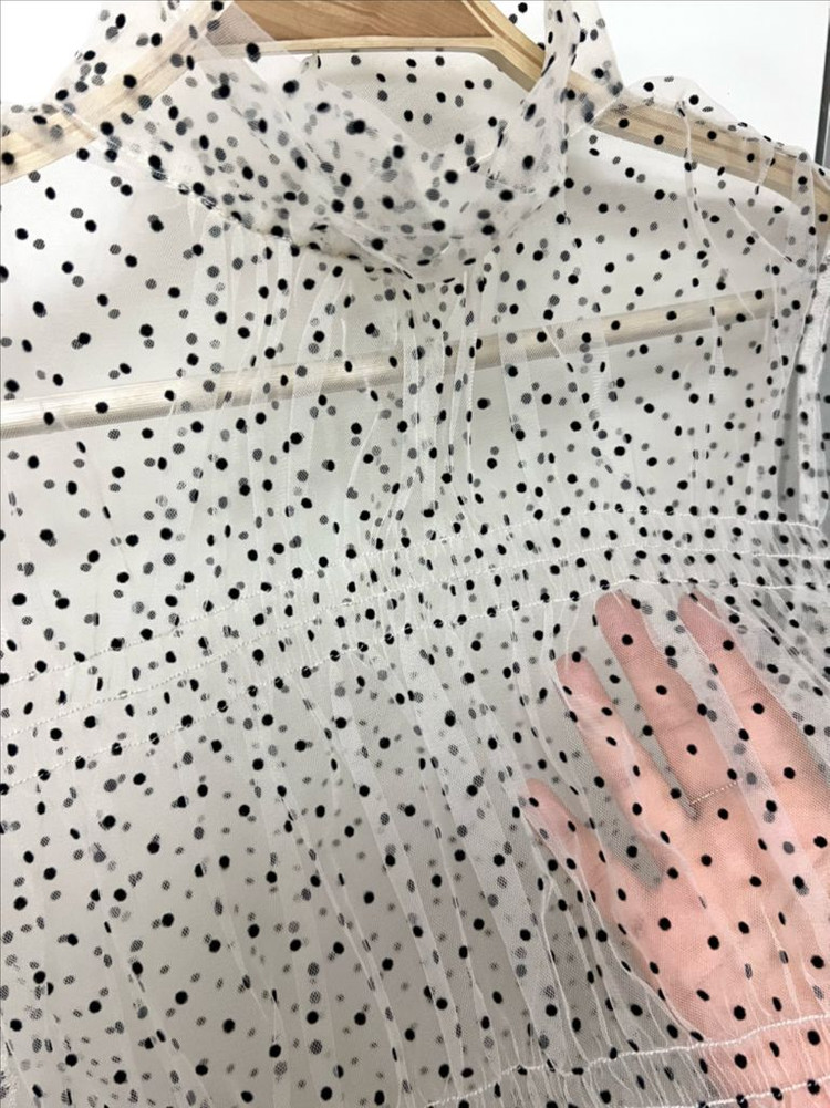 21년 한섬 시스템 SYSTEM 시스루 탑 레이스 샤 도트 블라우스 레이어드 이너 셔링 퍼프 아이보리 이미지