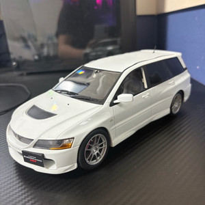 1:18 미쓰비시 랜서 에볼루션 왜건다이캐스트판매합니다 이미지