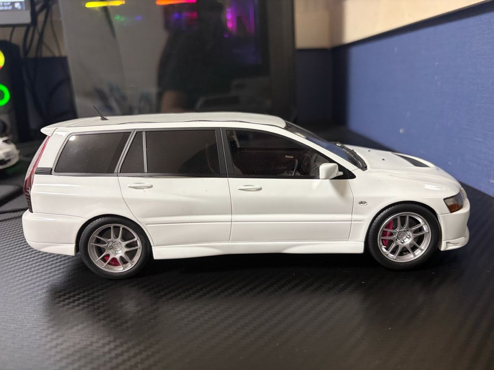 1:18 미쓰비시 랜서 에볼루션 왜건다이캐스트판매합니다 이미지