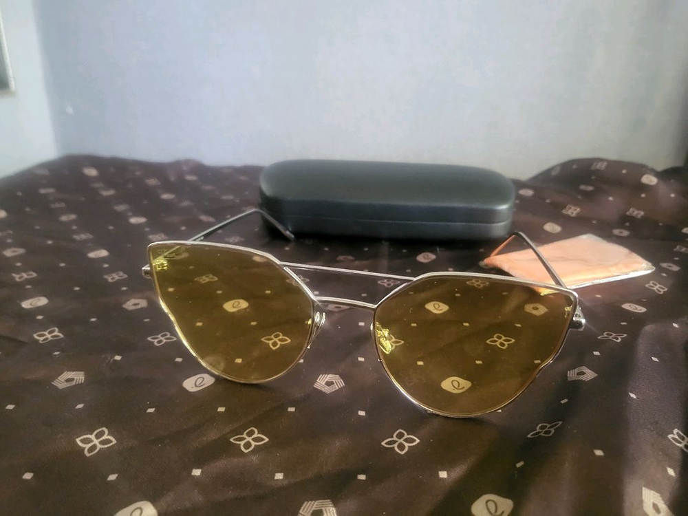 [미사용 새상품] 틴트렌즈 선글라스 이미지