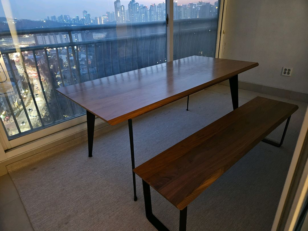 우디크 루아크 월넛 원목 테이블 + 벤치의자 이미지