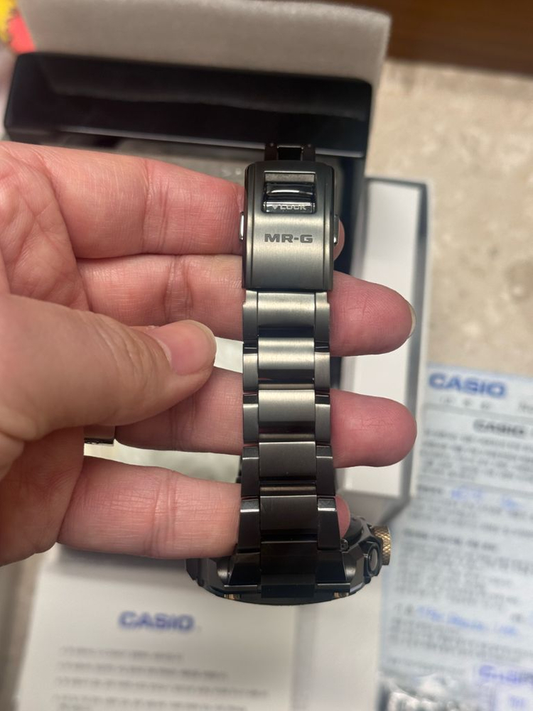 지샥 MRG-B1000BA-1ADR 이미지