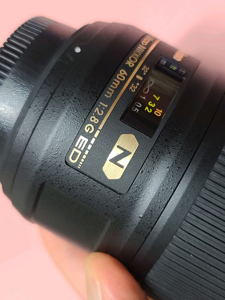 니콘 60mm F2.8G ED 이미지