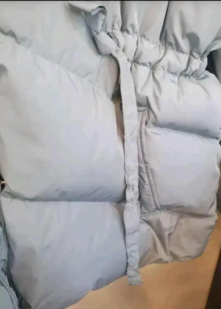 한섬 시스템 스트링 거위털패딩 호칭88-98-165몇군데 연한얼룩있어서세탁비빼서손목스트링부분에 동란거가죽패치는 빼버 이미지