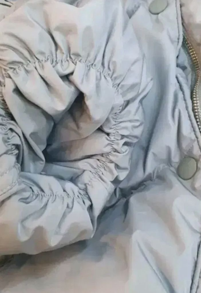 한섬 시스템 스트링 거위털패딩 호칭88-98-165몇군데 연한얼룩있어서세탁비빼서손목스트링부분에 동란거가죽패치는 빼버 이미지