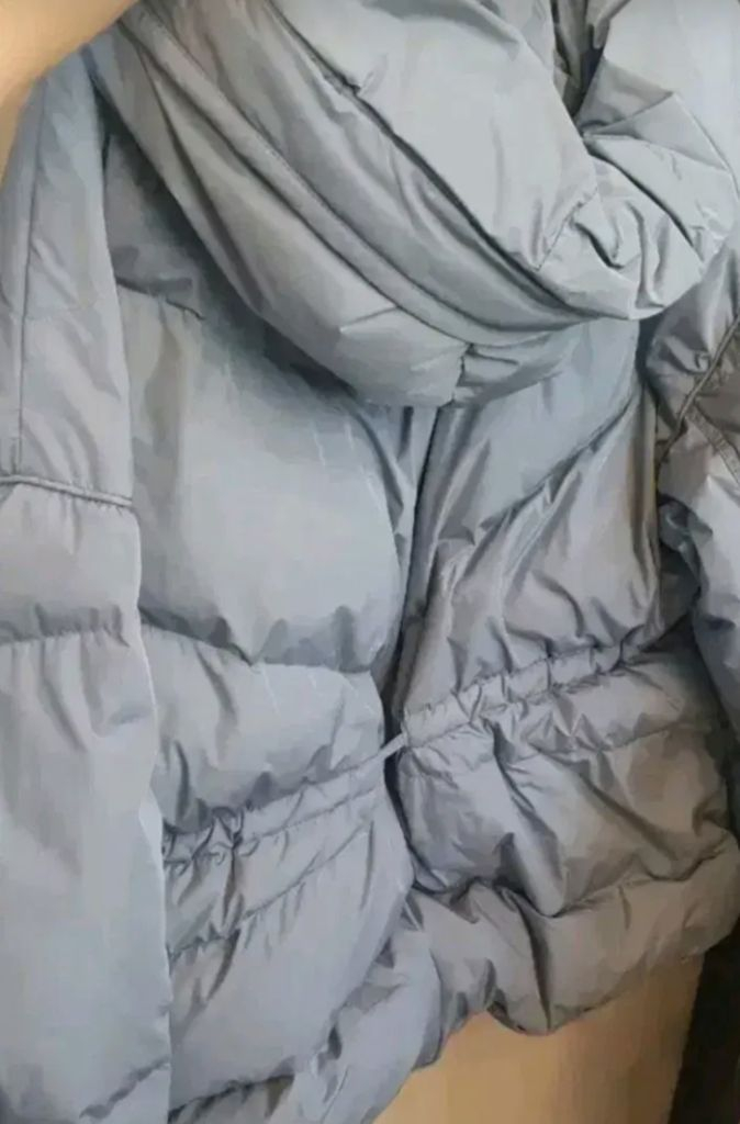 한섬 시스템 스트링 거위털패딩 호칭88-98-165몇군데 연한얼룩있어서세탁비빼서손목스트링부분에 동란거가죽패치는 빼버 이미지