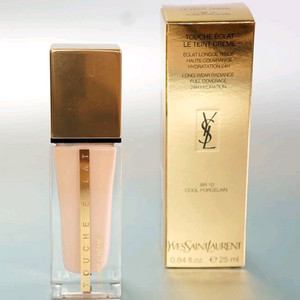 입생로랑 뚜쉬 에끌라 르 뗑 파운데이션 B20 아이보리 색상 새 상품입니다SPF 22 / PA++로 자외선 차단 이미지