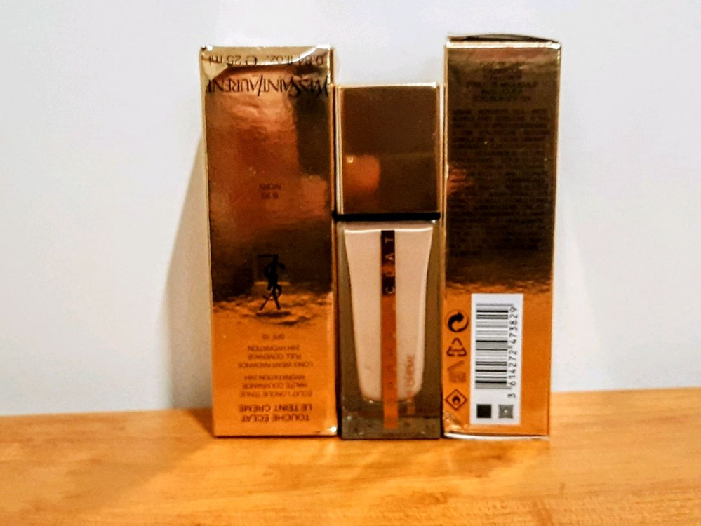 입생로랑 뚜쉬 에끌라 르 뗑 파운데이션 B20 아이보리 색상 새 상품입니다SPF 22 / PA++로 자외선 차단 이미지