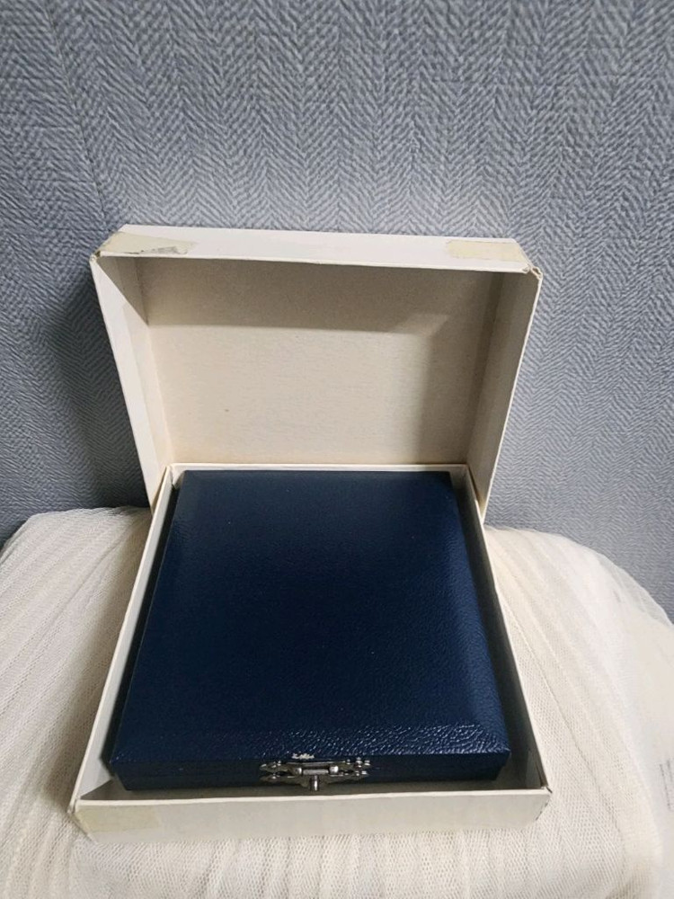 1975년 만국우표박람회 기념 동메달 이미지