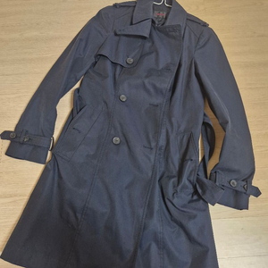 여성 트렌치코트 이미지