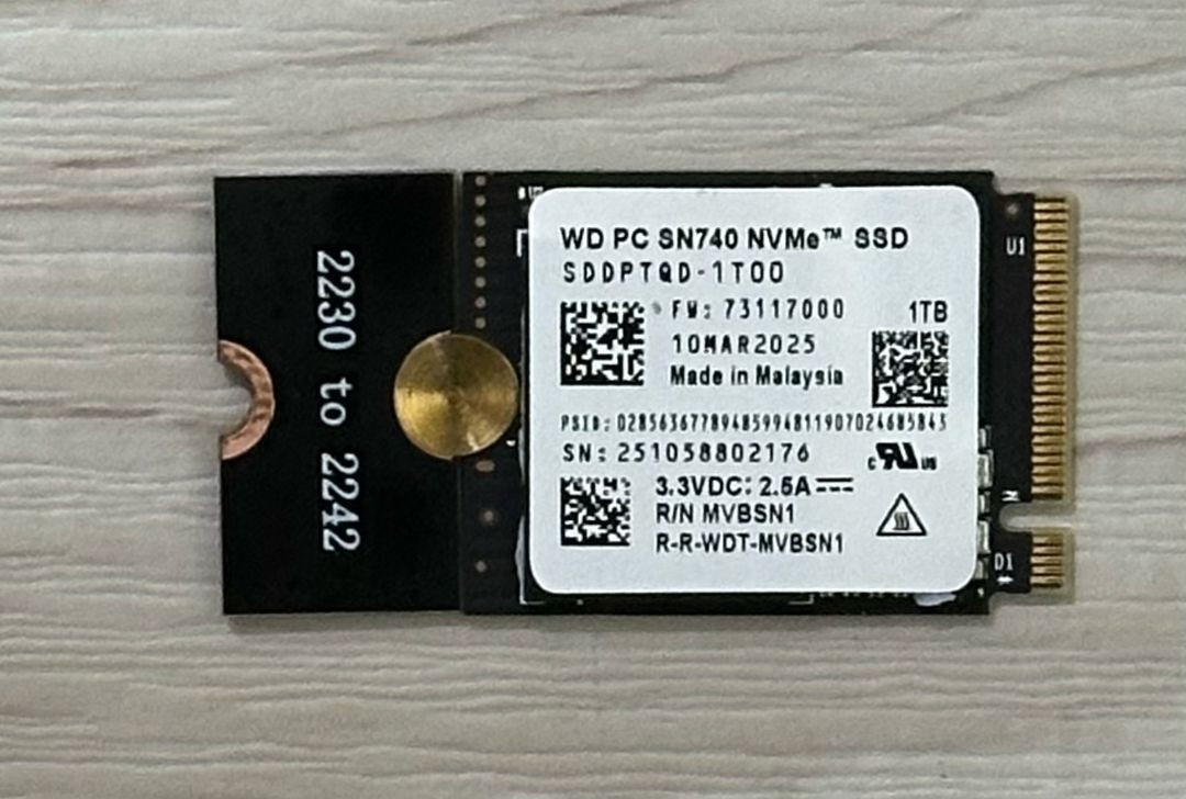 WD SN740 NVMe SSD 1TB + 외장케이스 이미지