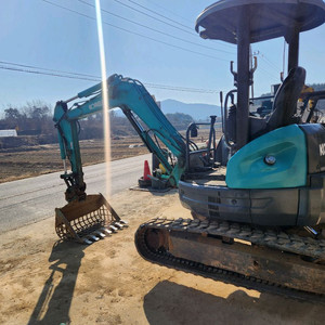 코벨코30미니굴삭기 이미지