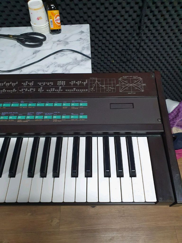 백라이트 개조돈야마하 DX7 신디사이저 이미지