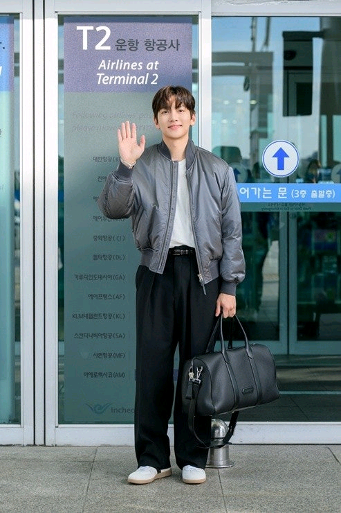 듀퐁 톰포드 지창욱 스타일 블루종 이미지