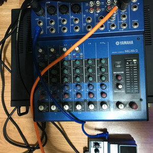 YAMAHA MG10/2 믹싱 콘솔 이미지