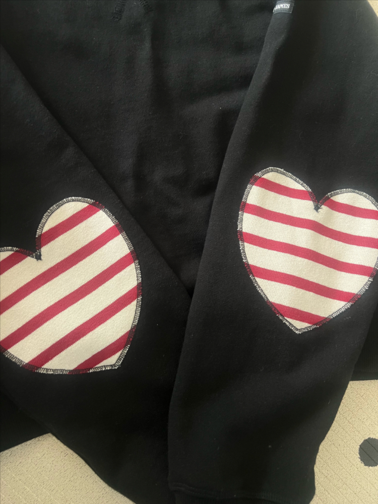 세인트제임스 하트패치 맨투맨 이미지