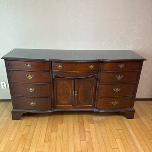 미국 명품 가구 PHC 렉싱턴(Lexington) 앤틱 와이드 서랍장/화장대 판매합니다. 이미지