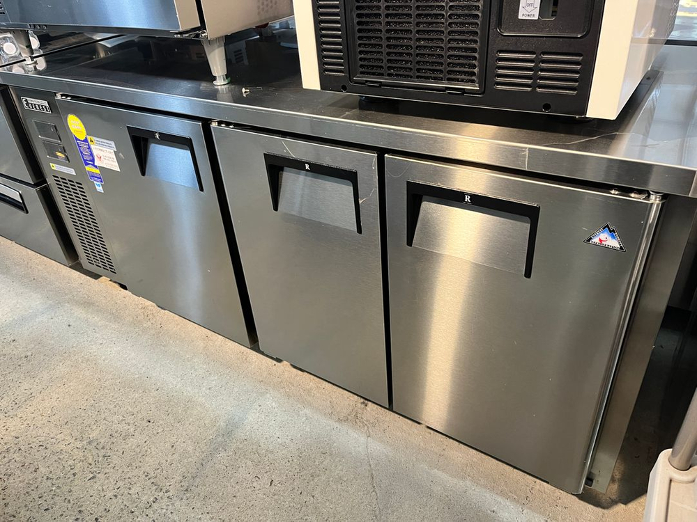 부성 테이블냉장냉동고 1800 에베레스트 간냉식 냉동장고 냉장고 냉동고 반반 올스텐 업소용 카페 이미지