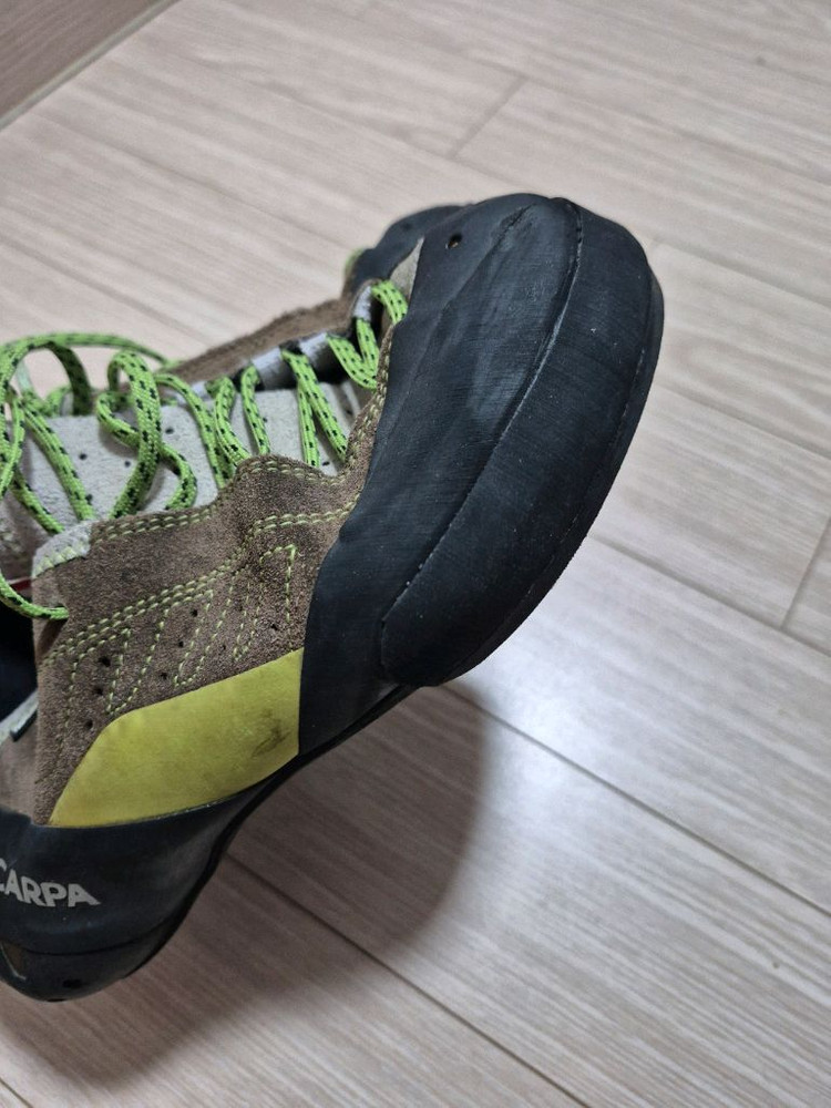 스카르파 암벽화 마에스트로 40사이즈 판매 이미지