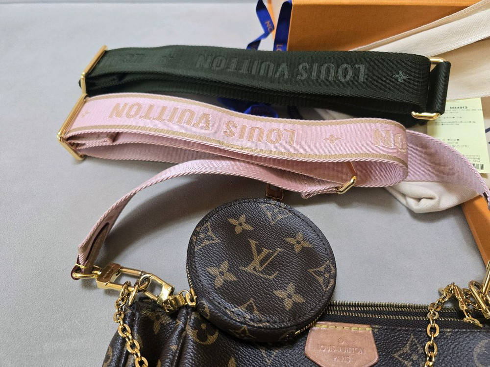 루이비통 악세수아 멀티 핑크+카키 스트랩2개 이미지
