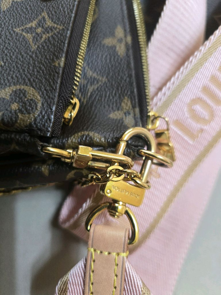 루이비통 악세수아 멀티 핑크+카키 스트랩2개 이미지