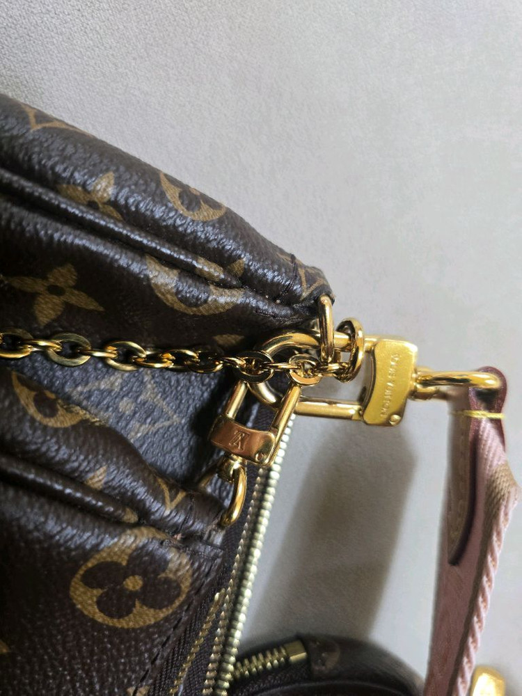 루이비통 악세수아 멀티 핑크+카키 스트랩2개 이미지