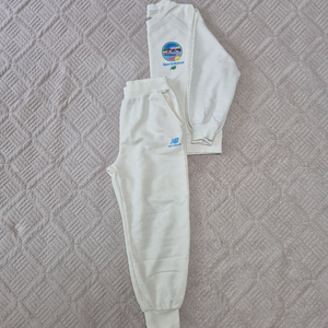 뉴발란스 트레이닝복 세트 140 이미지