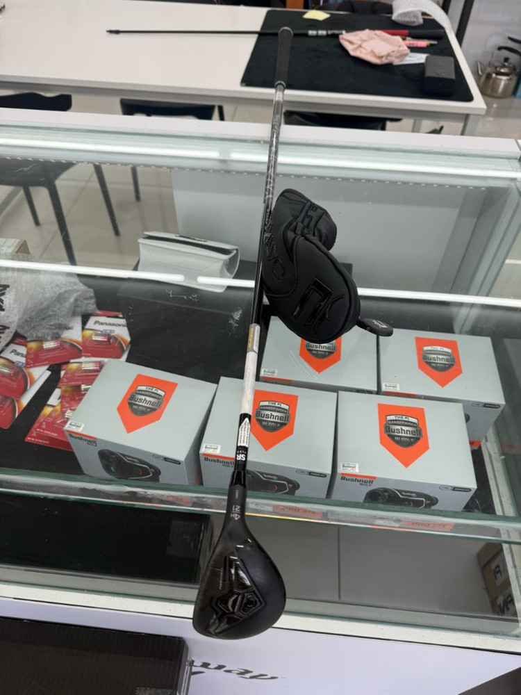 코브라 다크스피드 유틸리티 4번 SR 이미지