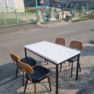 중고.4인용식탁세트.테이블의자세트 이미지