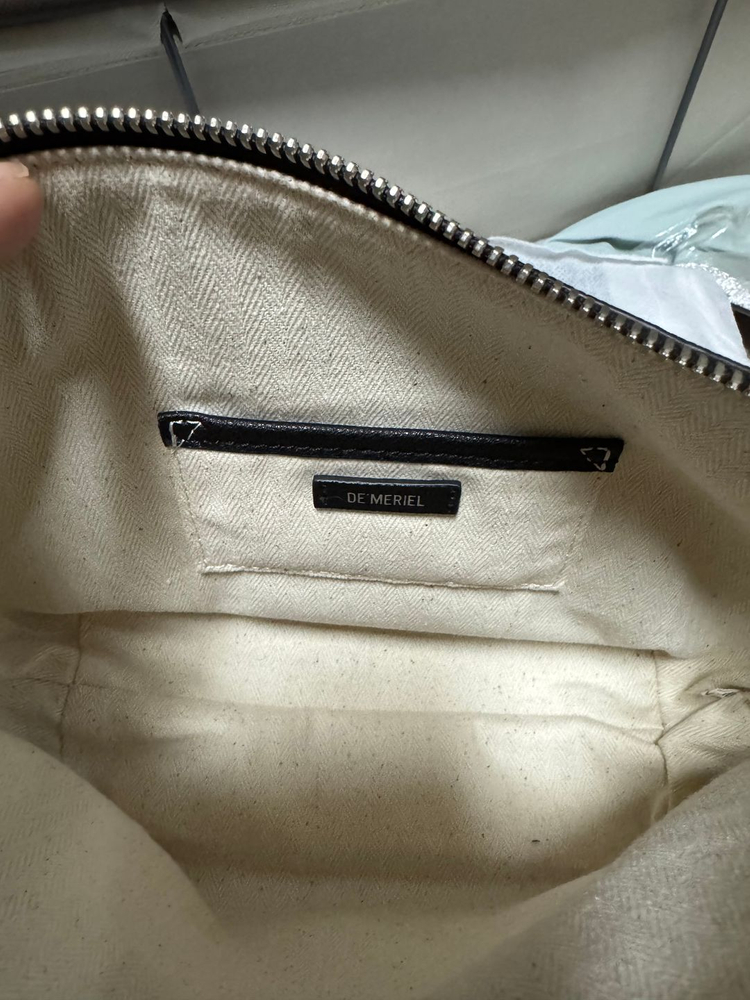 드메리엘 베네타 볼륨백 이미지