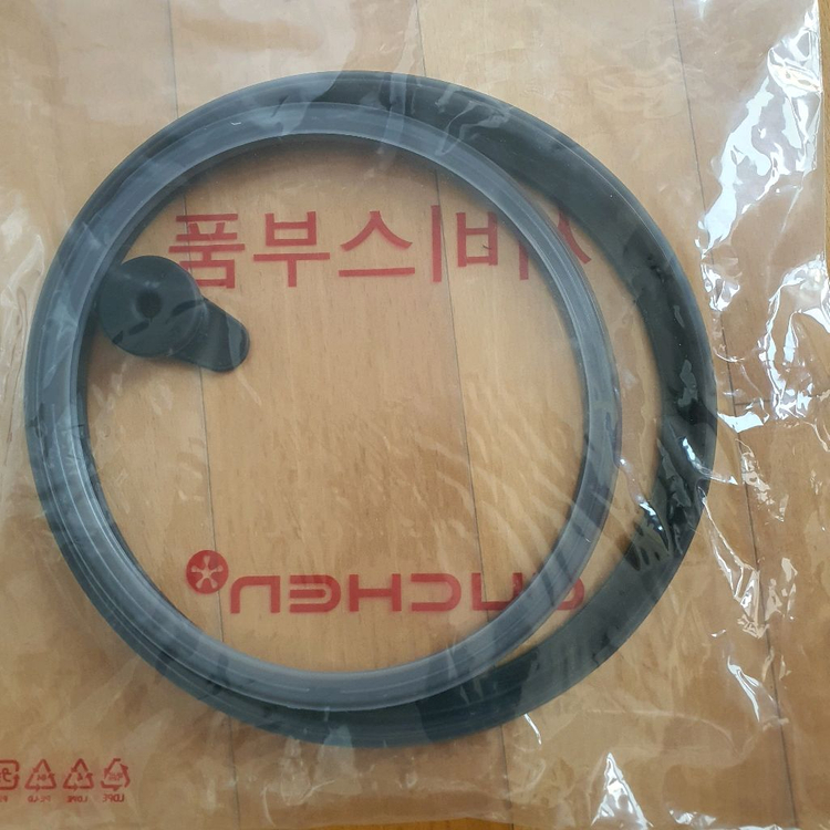쿠첸 밥솥 내솥 및 고무 패킹 이미지