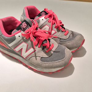 뉴발란스 운동화 225 이미지