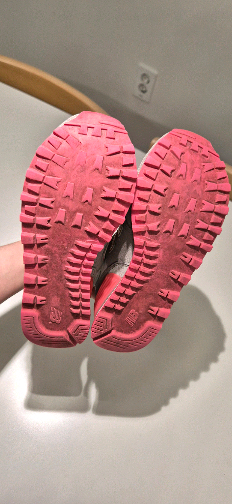 뉴발란스 운동화 225 이미지