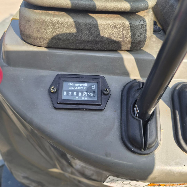 중고 미니굴삭기 얀마 VIO10 버켓3종,니퍼 2014년 판매 이미지