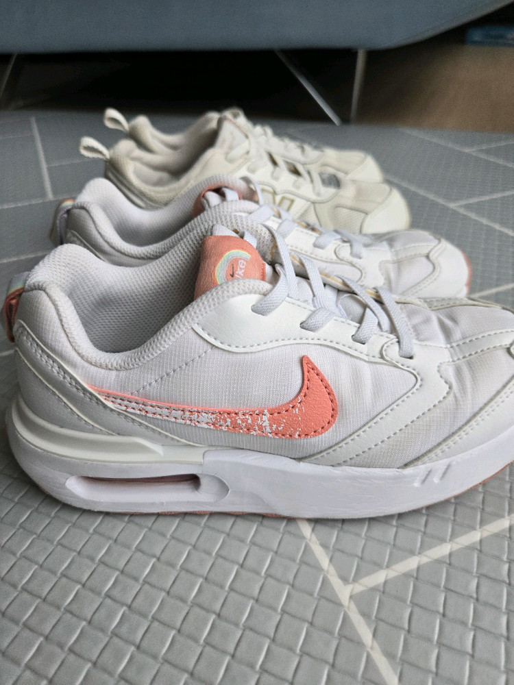 여아운동화 나이키210 뉴발란스200 이미지