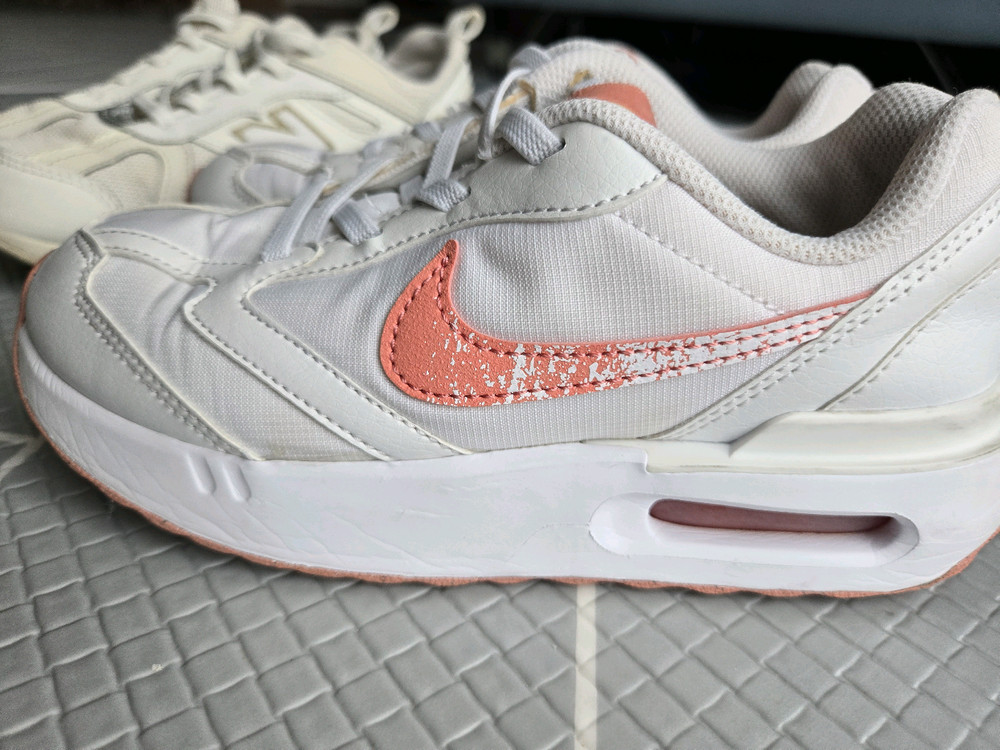 여아운동화 나이키210 뉴발란스200 이미지