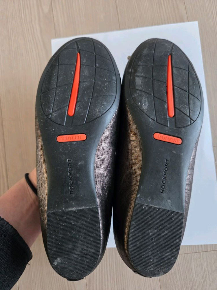 락포트 토탈모션 플랫슈즈. 225사이즈. 이미지