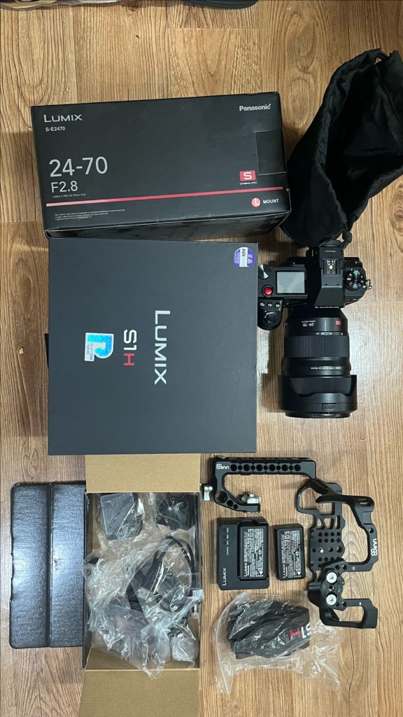 파나소닉 루믹스 S1H + SPRO 24-70 렌즈 풀박 A급 이미지