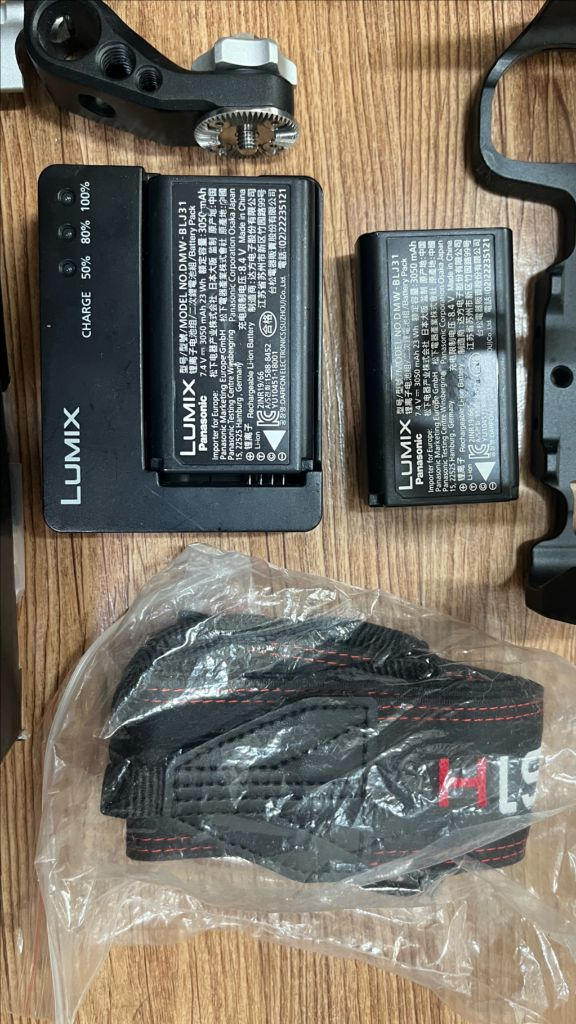 파나소닉 루믹스 S1H + SPRO 24-70 렌즈 풀박 A급 이미지