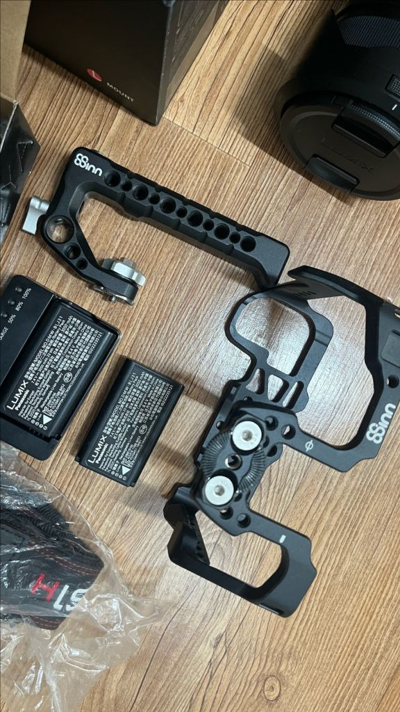 파나소닉 루믹스 S1H + SPRO 24-70 렌즈 풀박 A급 이미지