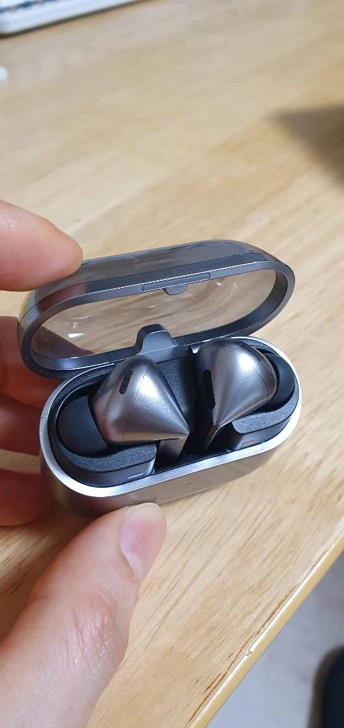 갤럭시 버즈3 프로 이미지