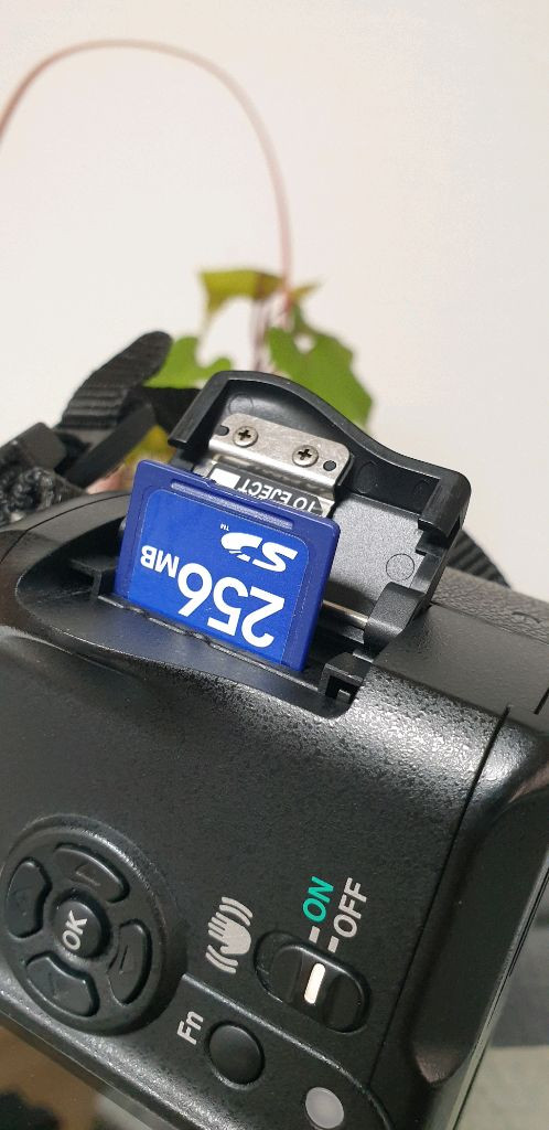 펜탁스 빈티지 디카 (K100D 카메라 + 가방) 이미지