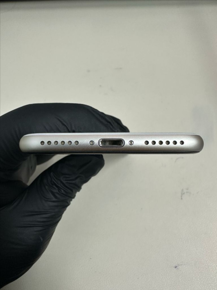 아이폰Se3 128G 스타라이트 S급 이미지