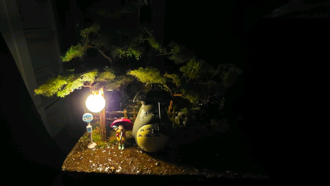 토토로 정류장 디오라마 이미지