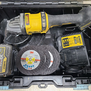 디월트 DCG418 60V MAX 브러쉬리스 충전 앵글 그라인더 세트 이미지